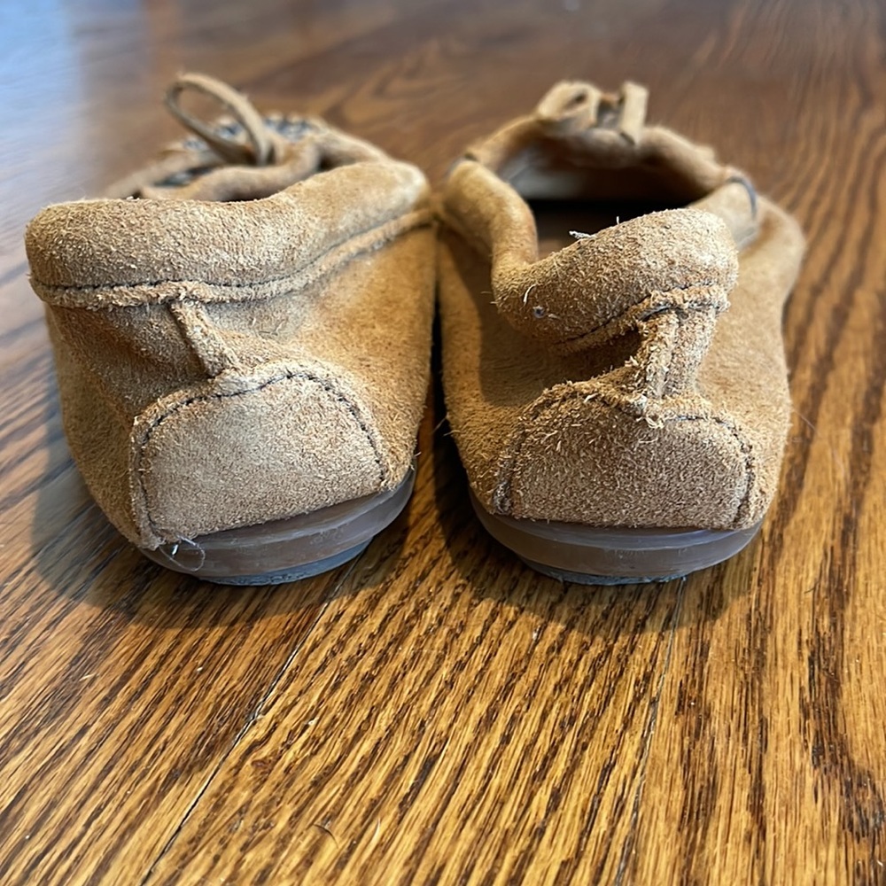 MINNETONKA Embroidered Moccasins - Picture 5 of 9